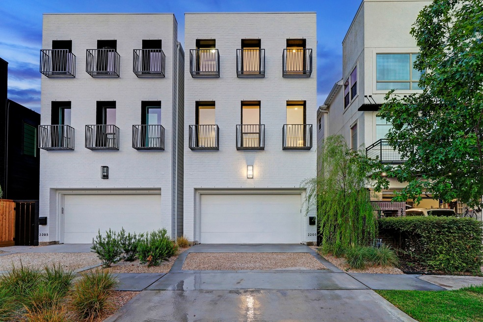 2203 Park St, Houston, TX 77006 - photo 1