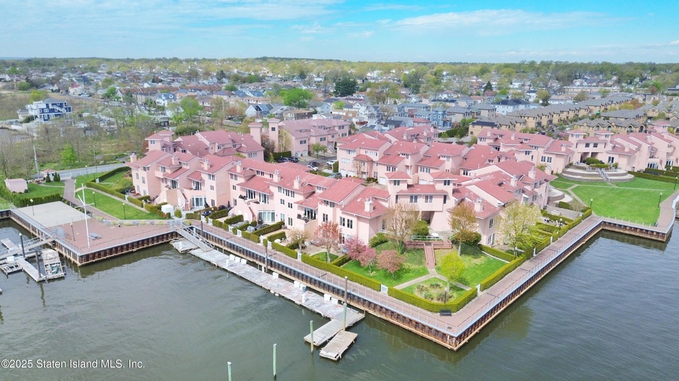Port Regalle community