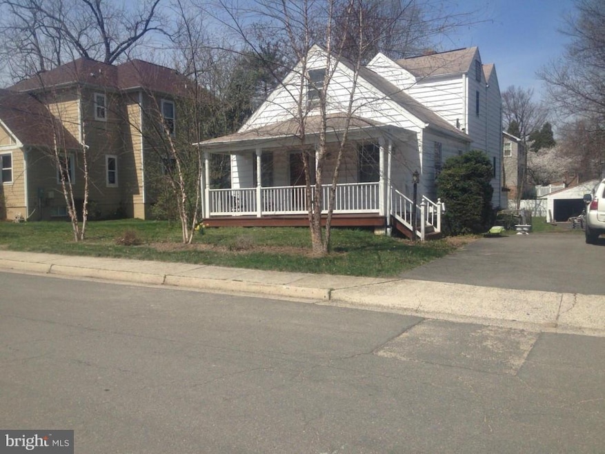 6702 Osborn St, Falls Church, VA 22046 - photo 1