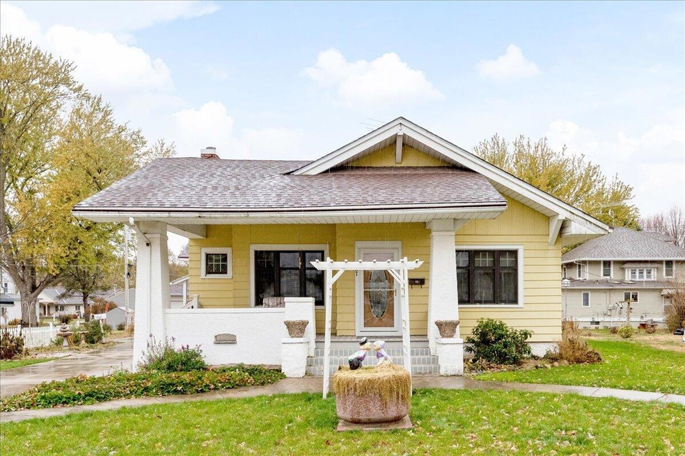 207 N Eleventh St. Dunlap