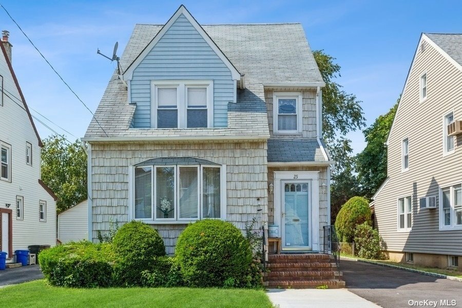 25 Jackson Rd, Valley Stream, NY 11581 - photo 1