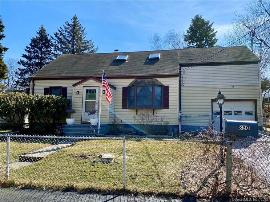 330 Nutmeg Rd, Bridgeport, CT 06610 - photo 1