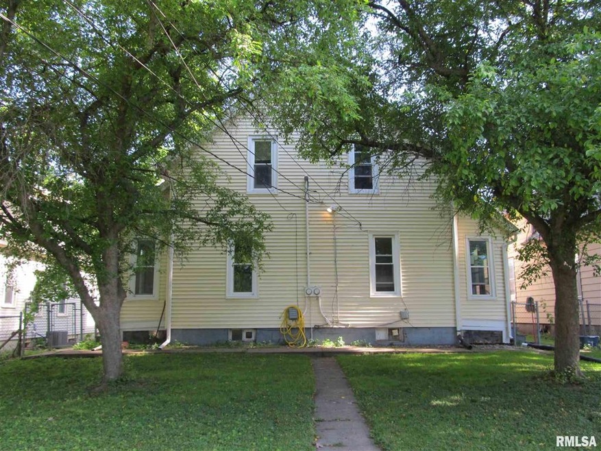 1433 W 15th St, Davenport, IA 52804 - photo 1