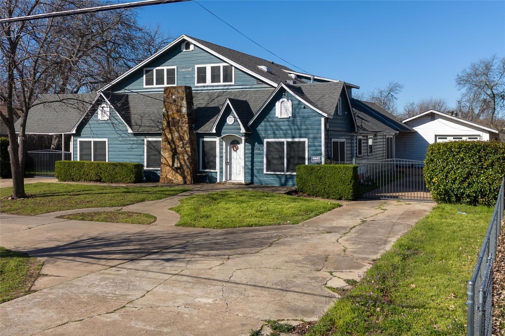 309 N Roe St, Fort Worth, TX 76108 - photo 1