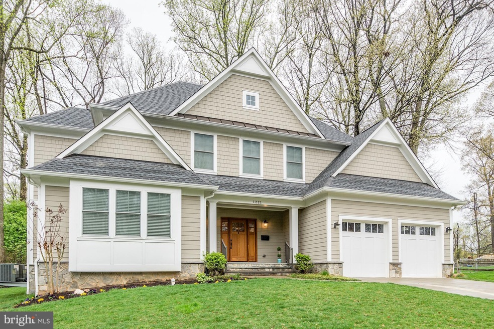 1221 Kelley St SW, Vienna, VA 22180 - photo 1