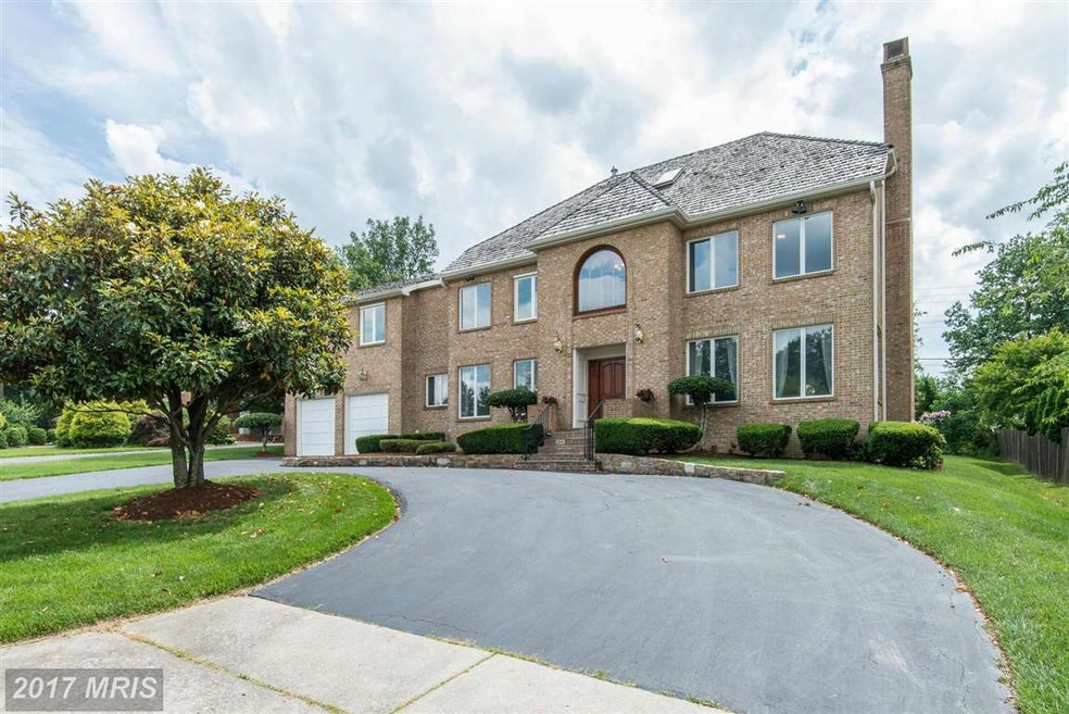 9812 Tibron Ct, Potomac, MD 20854 - photo 1