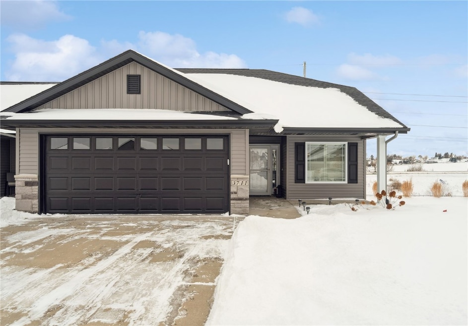 3711 Bluebird Dr SW, Cedar Rapids, IA 52404 - photo 1