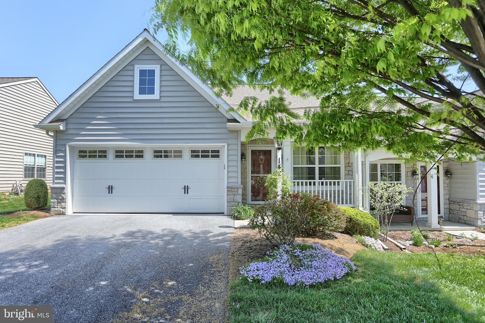 142 Waypoint Dr, Lancaster, PA 17603 - photo 1