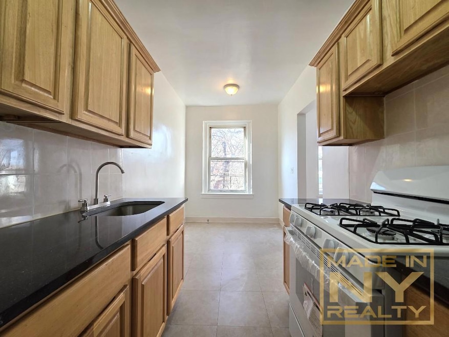 36-20 Parsons Blvd unit 3E, Flushing, NY 11354 - photo 1
