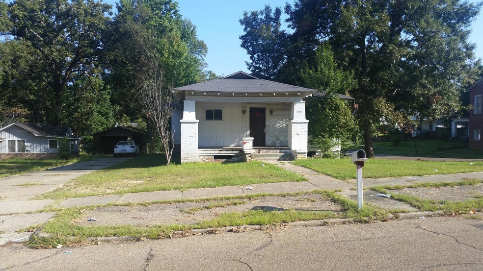 303 W 13th ST