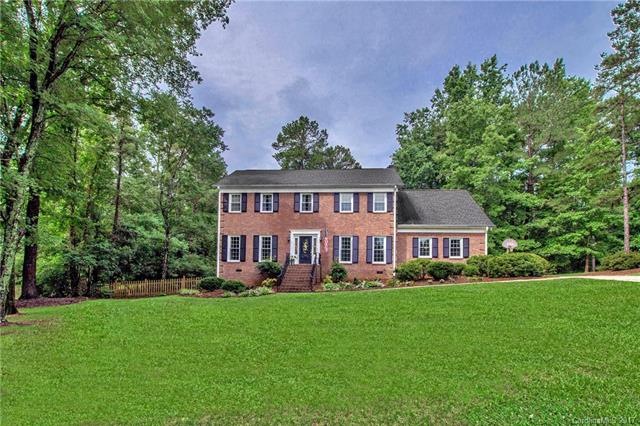 Welcome home to 566 Cottonfield Circle!