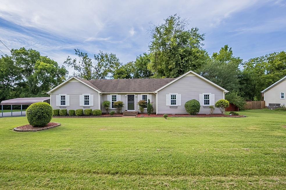 2001 Windsor Dr, Columbia, TN 38401 - photo 1