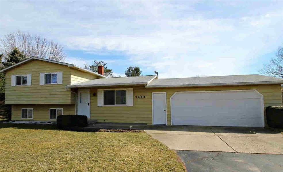 7444 Johnson Rd, Flushing, MI 48433 - photo 1