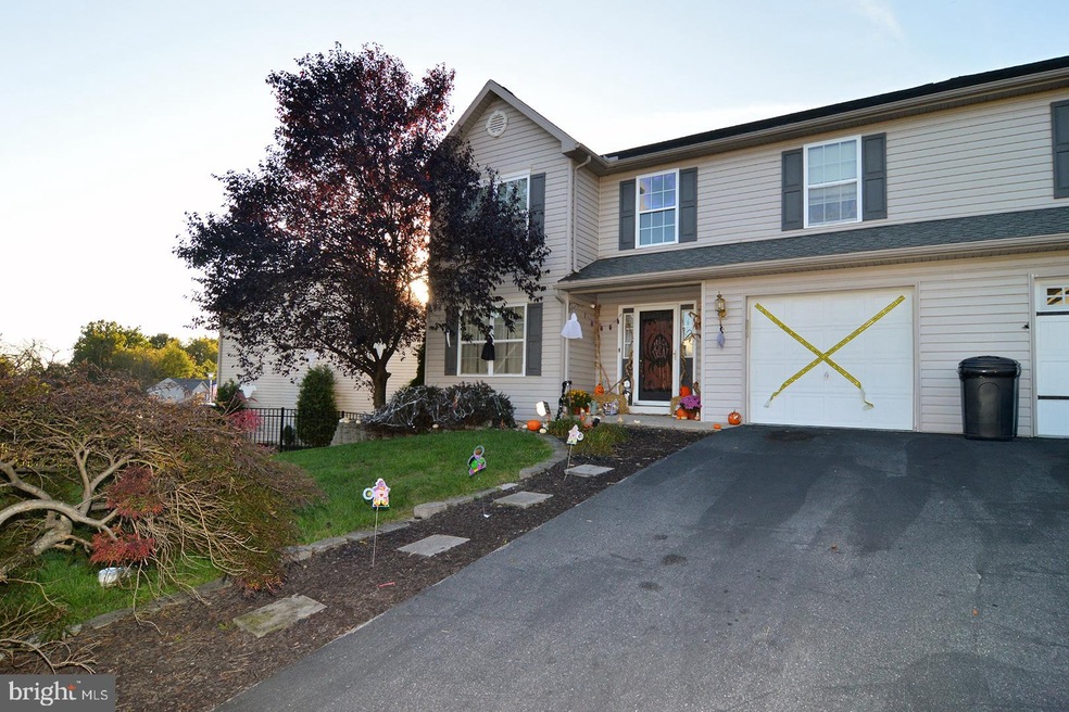 1002 Lily Ln, Temple, PA 19560 - photo 1