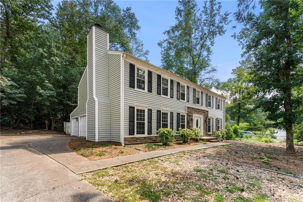 105 Laurel Mill Ct, Roswell, GA 30076 - photo 1