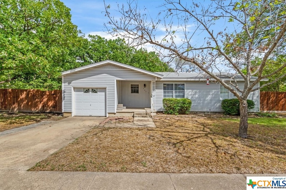 207 Ridge St, Copperas Cove, TX 76522 - photo 1