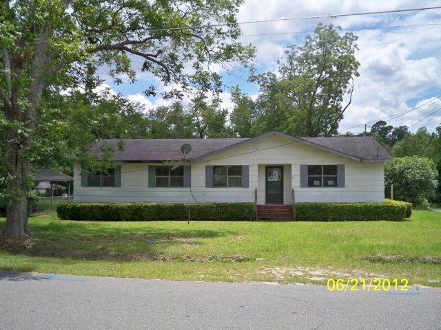 60 5th St, McRae-helena, GA 31037 - photo 1