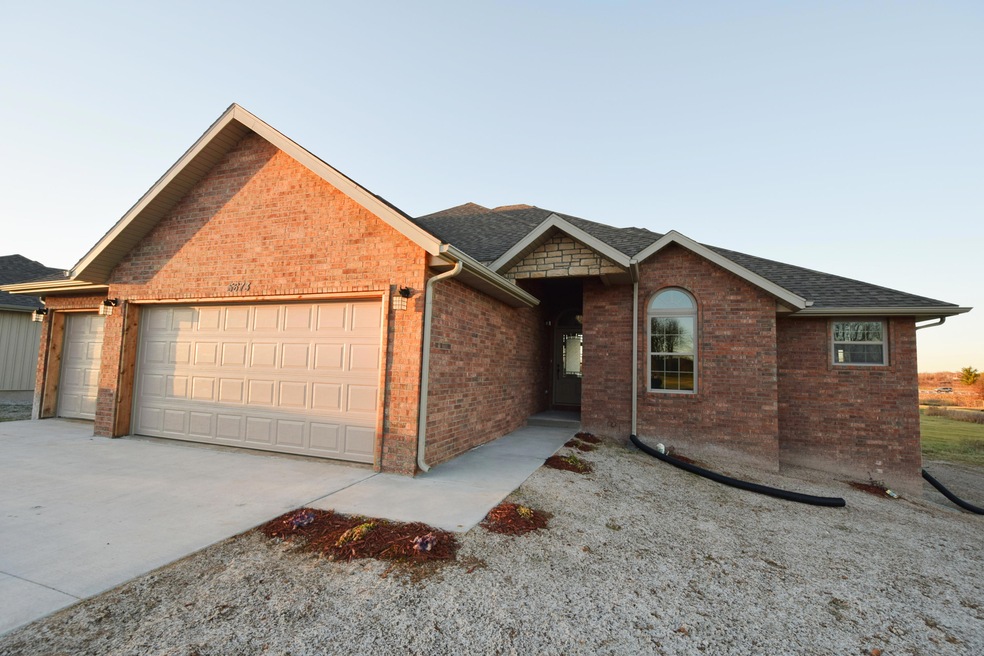 New Construction 3 Car Garage