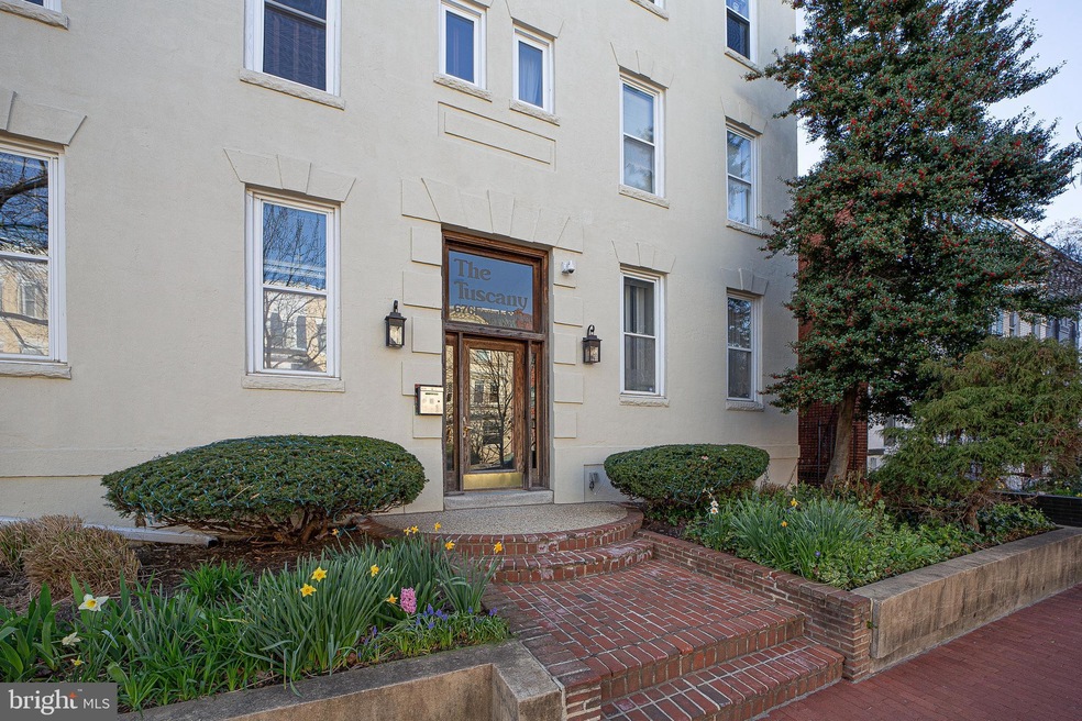 676 4th St NE unit 404, Washington, DC 20002 - photo 1