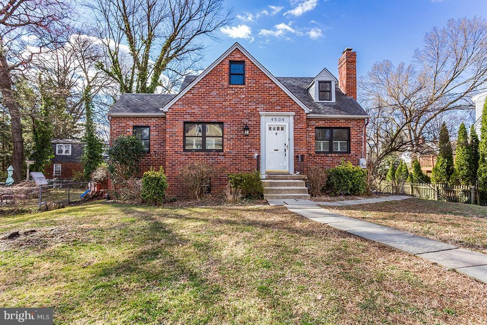 4504 N Chelsea Ln, Bethesda, MD 20814 - photo 1