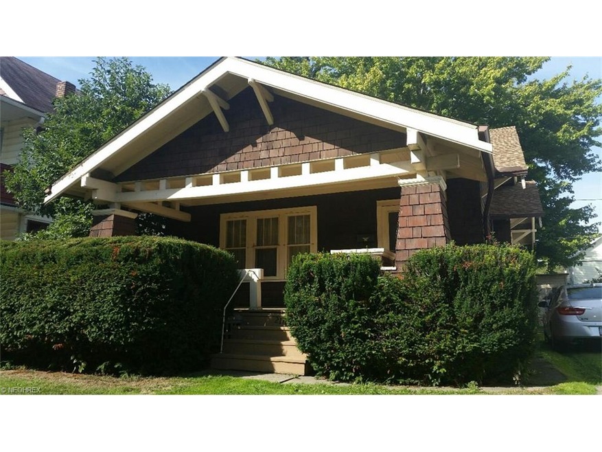 Really charming 2 bedroom Lakewood front porch Bun