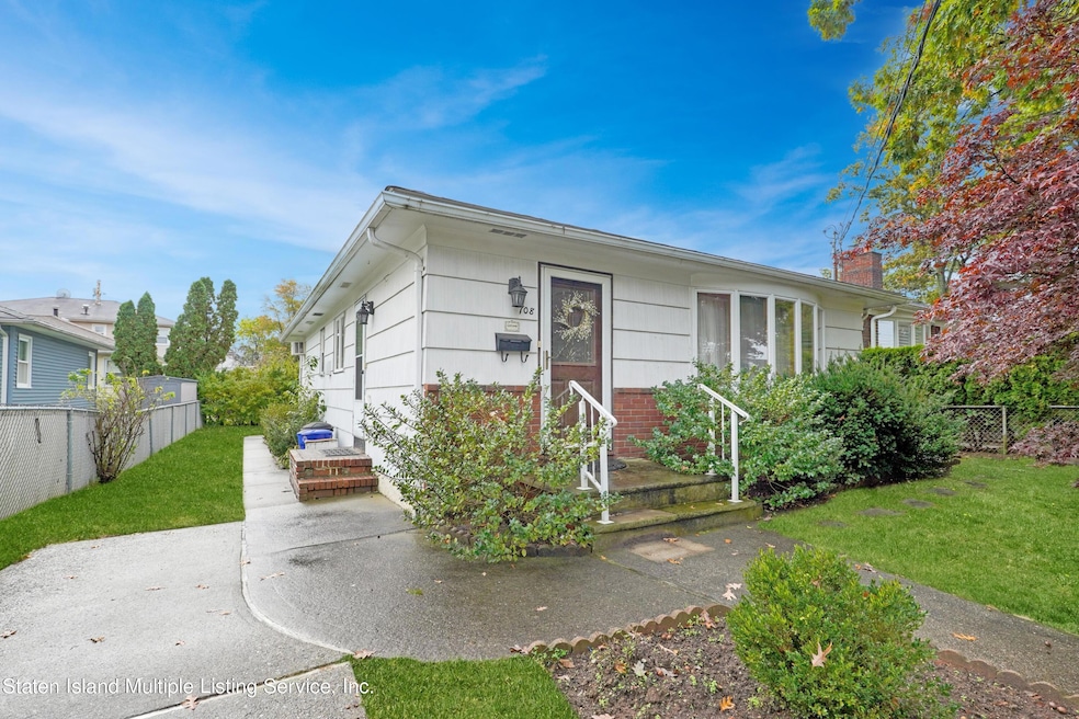 Sold $573,000 • Co-Listing Agent