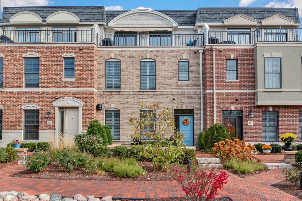 361 E Liberty Dr, Wheaton, IL 60187 - photo 1