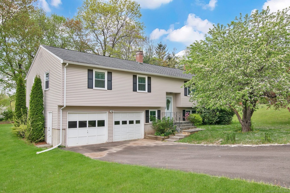 15 Winthrop Rd, Windsor, CT 06095 - photo 1