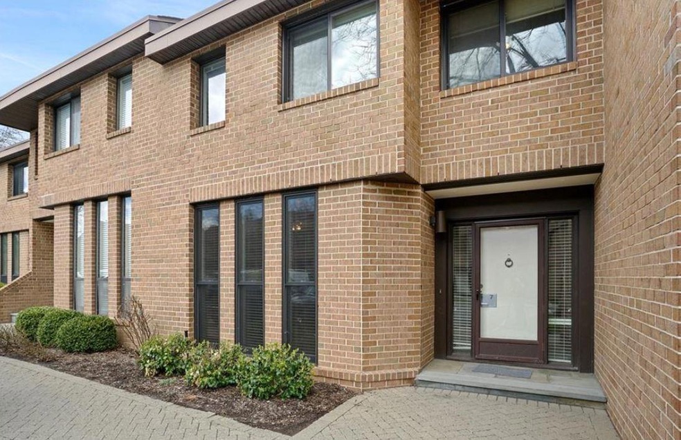 7 Waters Edge, Rye, NY 10580 - photo 1