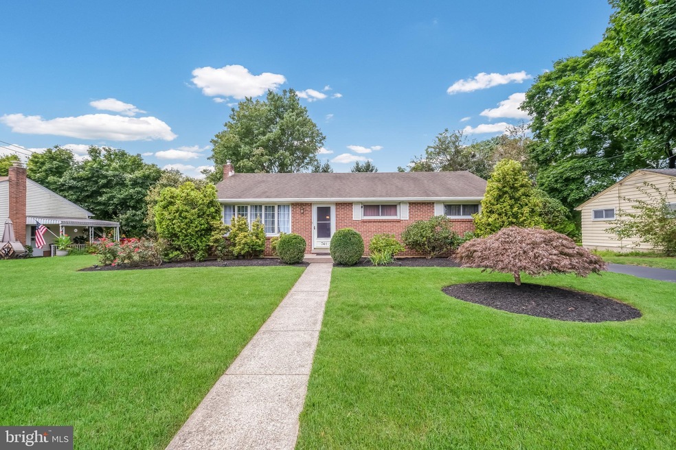 741 Fairmont Rd, Riegelsville, PA 18077 - photo 1