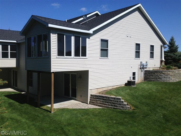 26 Brewer Park Cir unit 2, Byron Center, MI 49315 - photo 1