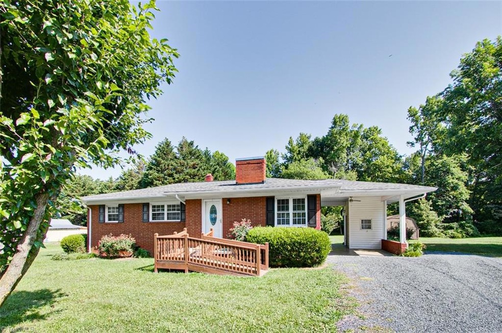 738 Morgan Ave, Asheboro, NC 27205 - photo 1