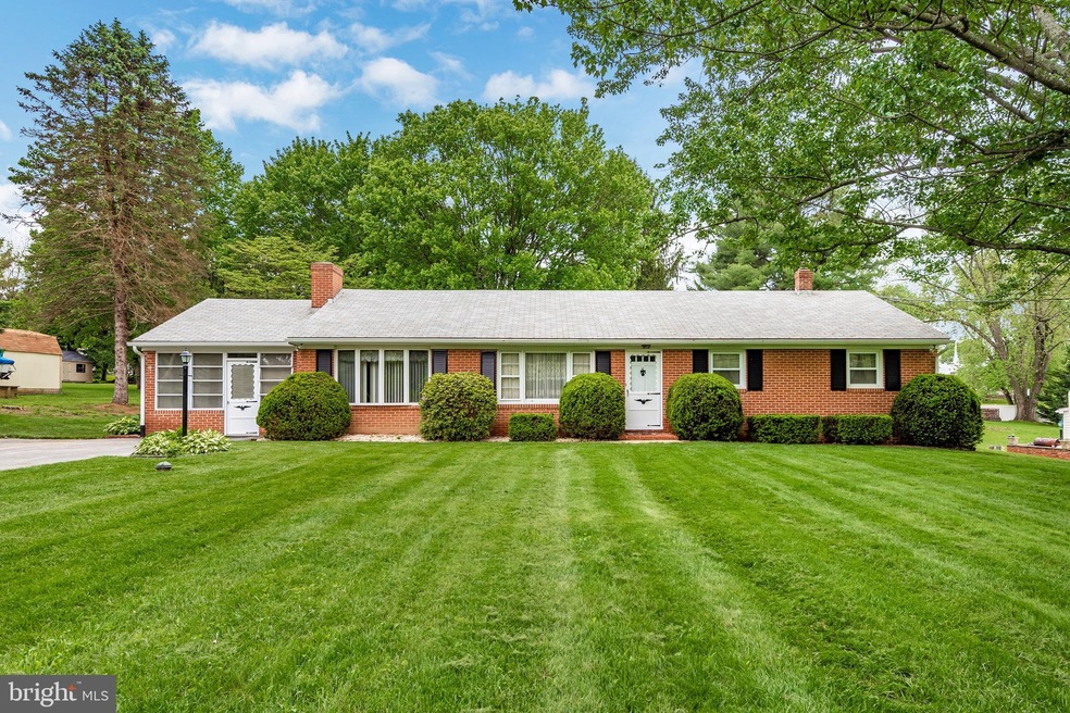 606 Blankner Rd, Sykesville, MD 21784 - photo 1