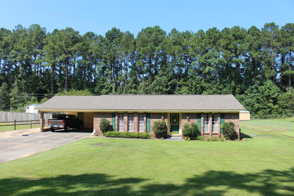 208 Pineview Dr, Laurel, MS 39440 - photo 1