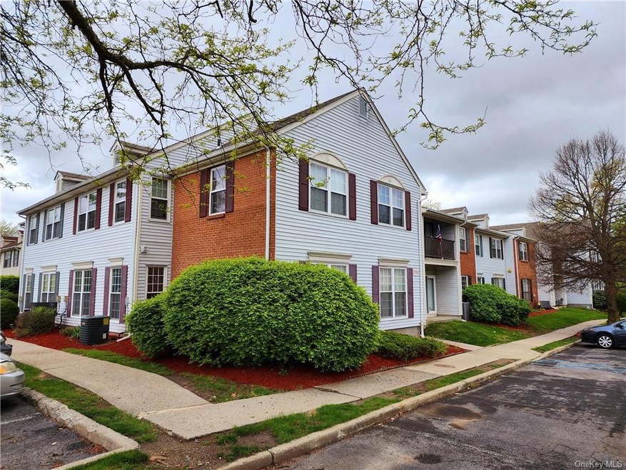 30 Moore Ln unit 12, Washingtonville, NY 10992 - photo 1