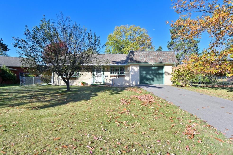 911 SW 4th Ave, Grand Rapids, MN 55744 - photo 1