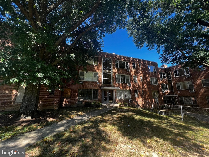 510 Ridge Rd SE unit 304, Washington, DC 20019 - photo 1