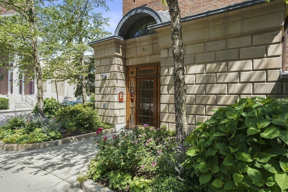 64 Sewall Ave unit 301, Brookline, MA 02446 - photo 1