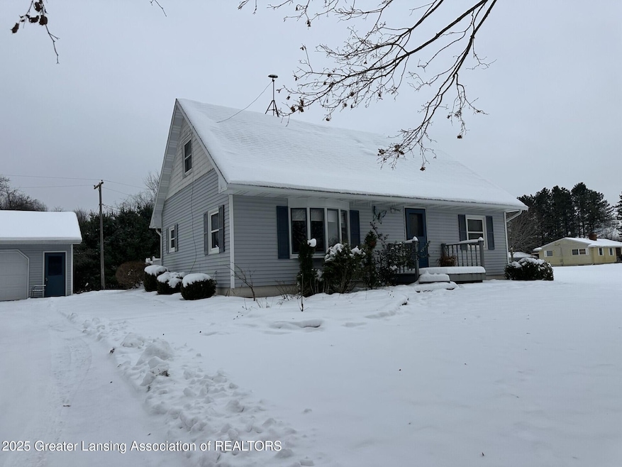 7426 Oak Hwy, Charlotte, MI 48813 - photo 1