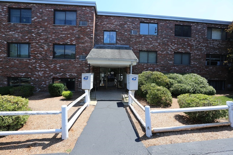 Milliken Hills Condominiums unit 7, Franklin, MA 02038 - photo 1