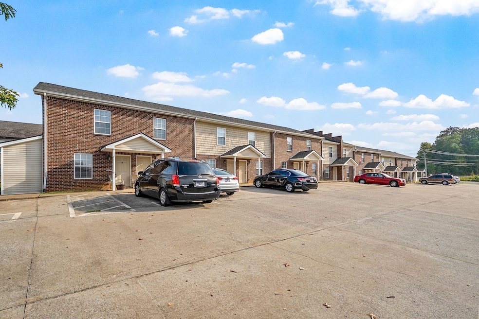 2287 Mccormick Ln unit I, Clarksville, TN 37040 - photo 1