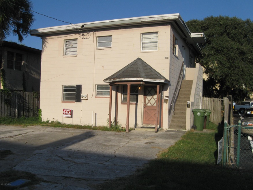 Duplex 1 Block from Beach