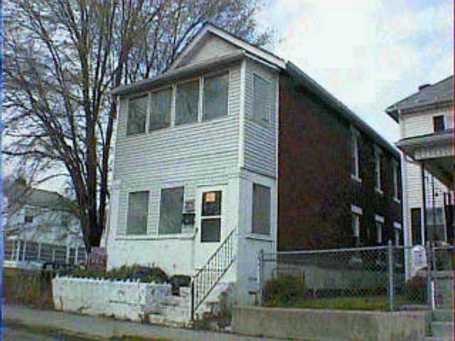 1871 S 6th St Front