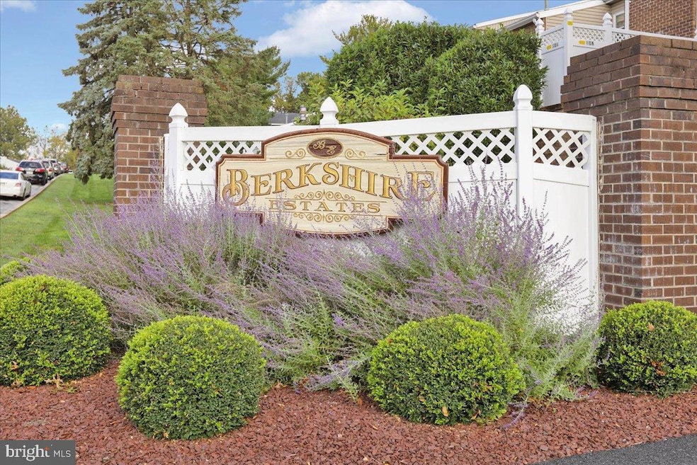 For Rent $1,700/month