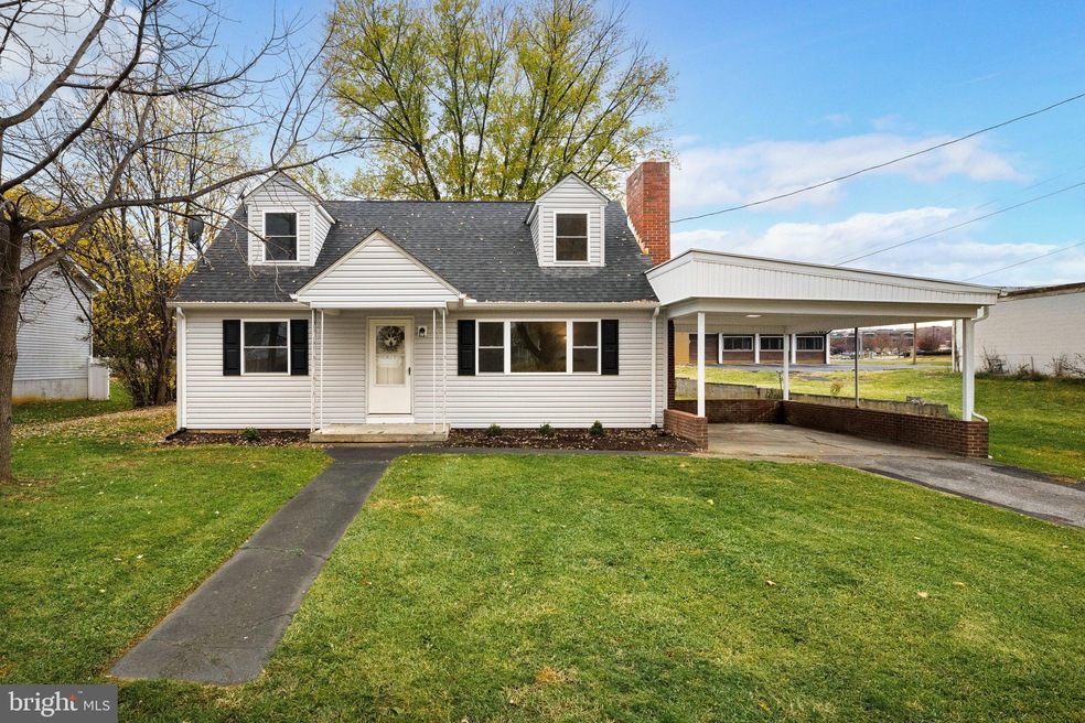 102 Hickory Ln, Winchester, VA 22603 - photo 1