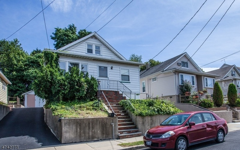 252 Dewey Ave, Totowa, NJ 07512 - photo 1