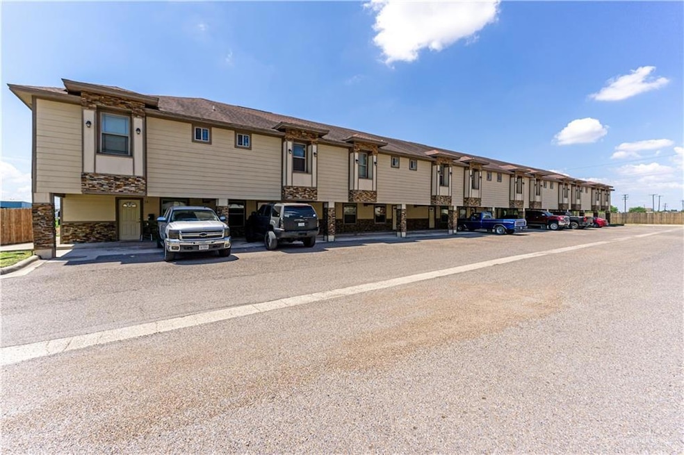 1500 Hummingbird Ct unit 10, Pharr, TX 78577 - photo 1