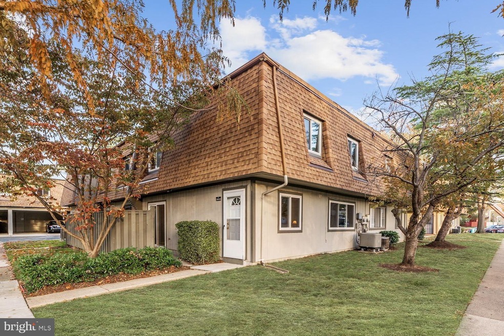 3823 Burlingame Place unit A, Alexandria, VA 22309 - photo 1