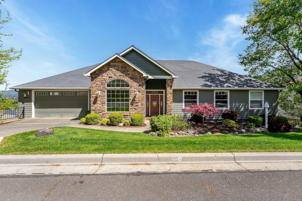 2229 SE Linden Ln, Grants Pass, OR 97527 - photo 1