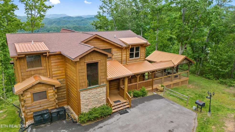 2631 Sawmill Branch Dr, Sevierville, TN 37862 - photo 1